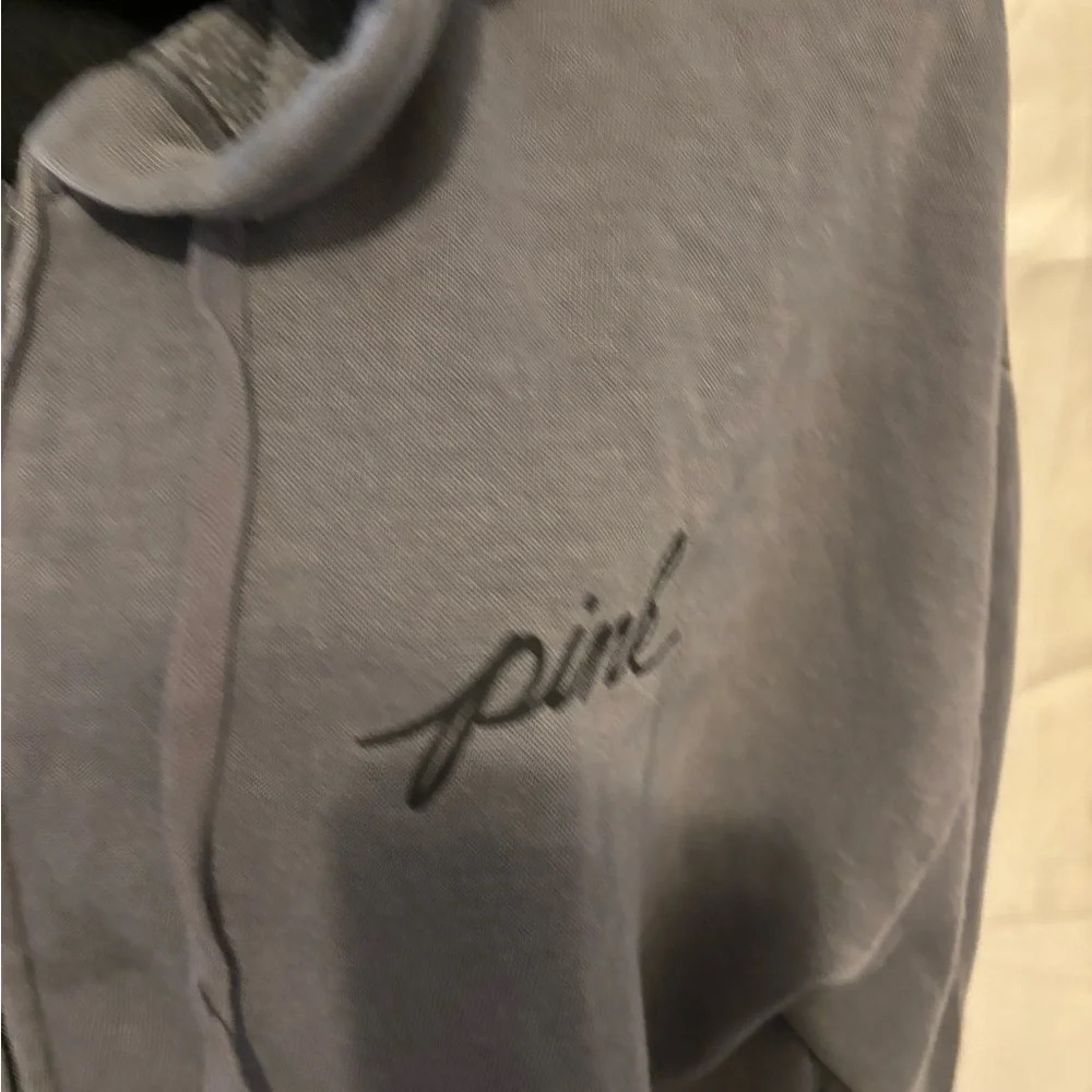 PINK Victorias Secret Logo Cropped Zip-up Hoodie Sweatshirt Small - Picture 3 of 11
